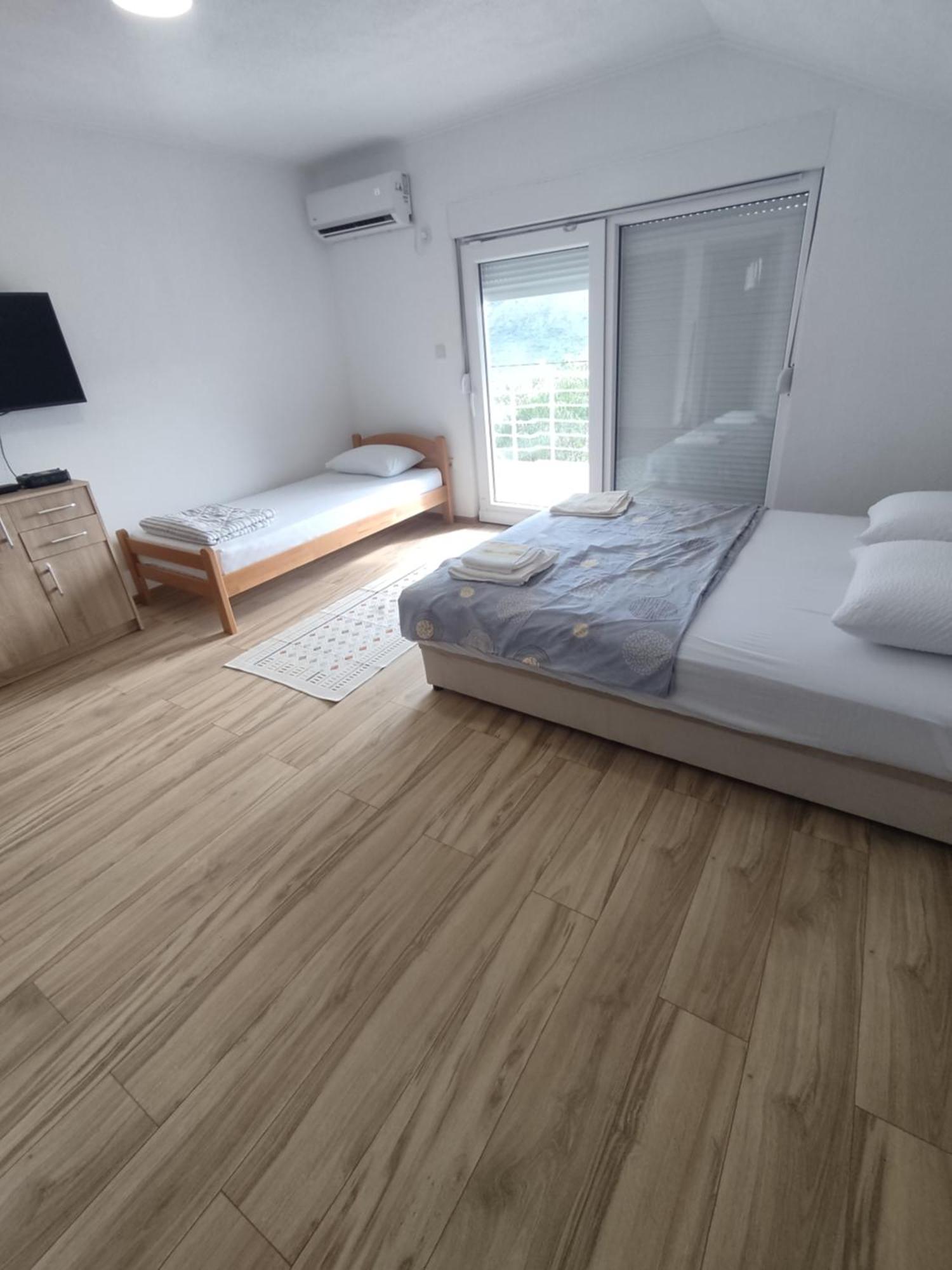 View Of The - 2 Apartment *